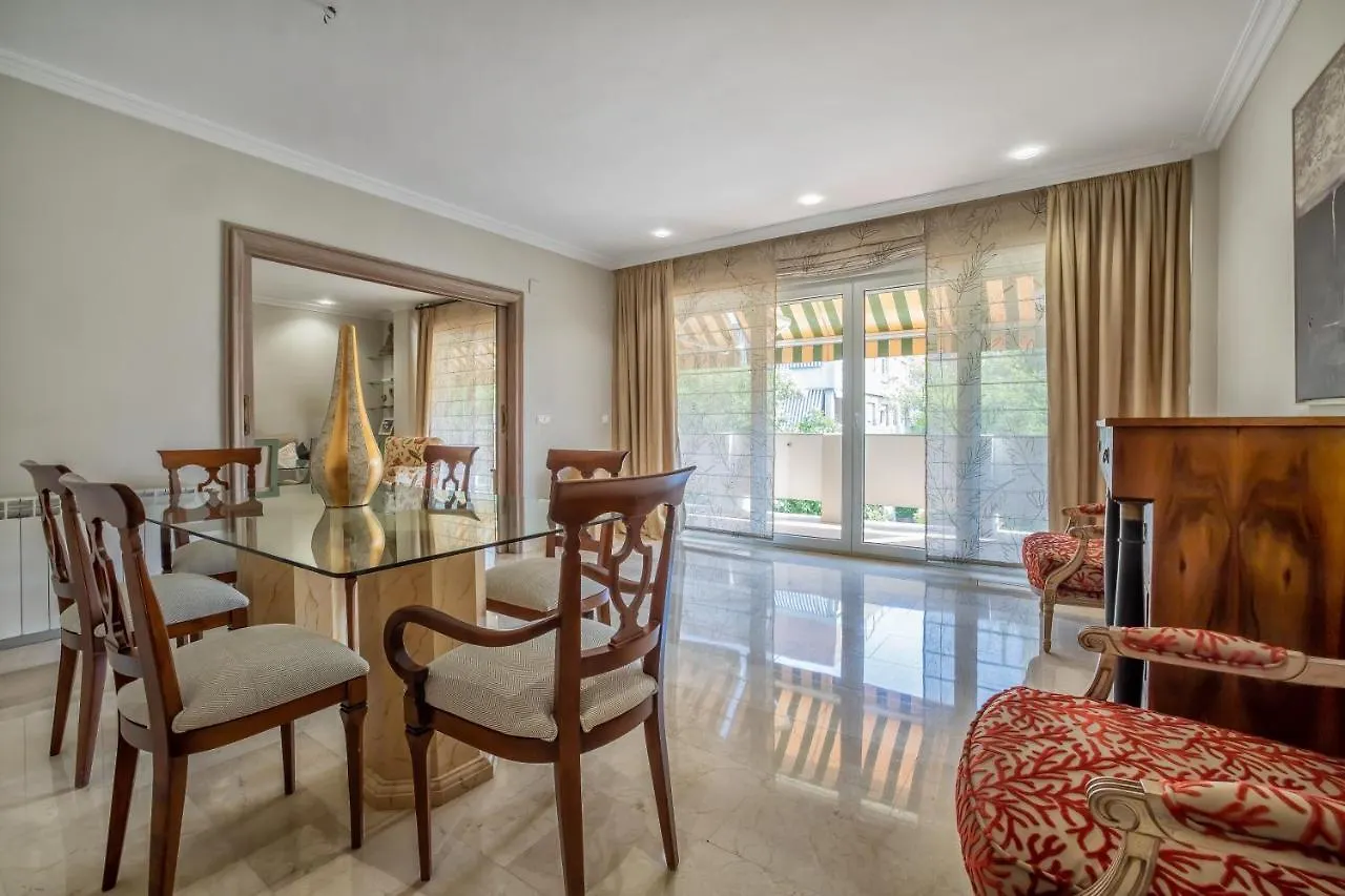 Апартаменты Apartamento Los Tilos & Parking & Piscina Кордова