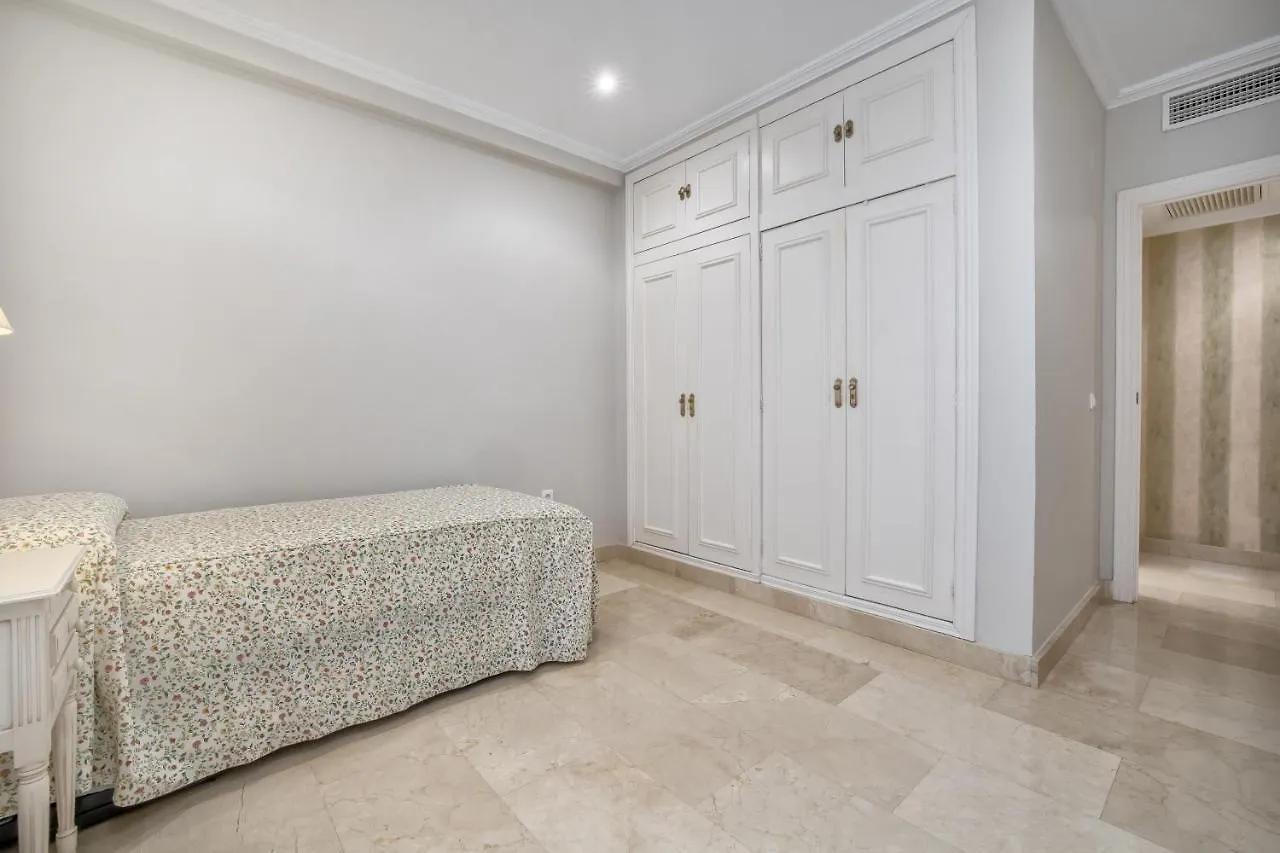 Apartamento Los Tilos & Parking & Piscina Кордова